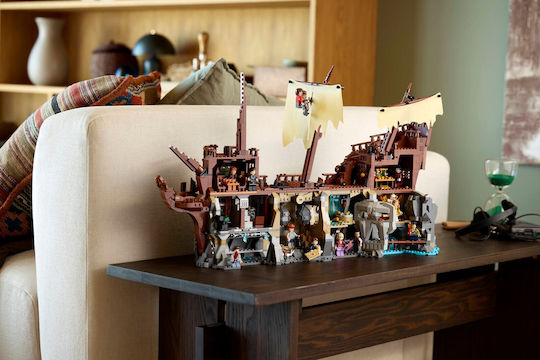 LEGO Ideas The Goonies за 18+ Години 2912 Бройки
