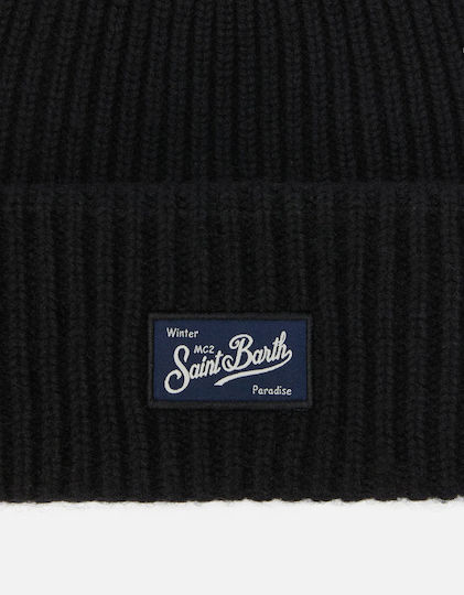 Berry Beanie Unisex Beanie Knitted in Black color