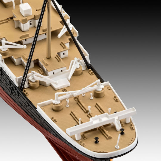 Revell Model Kit Modeling Figure in Scale 1:600 60x60cm.