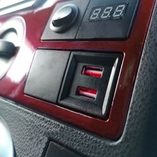 Double USB Adapter for Volkswagen VW Transporter Caravelle T5 2003-2009 with Red Illumination