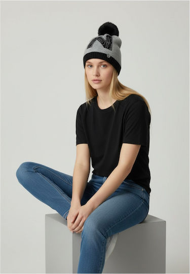 Pom Pom Beanie Beanie Knitted in Gray color
