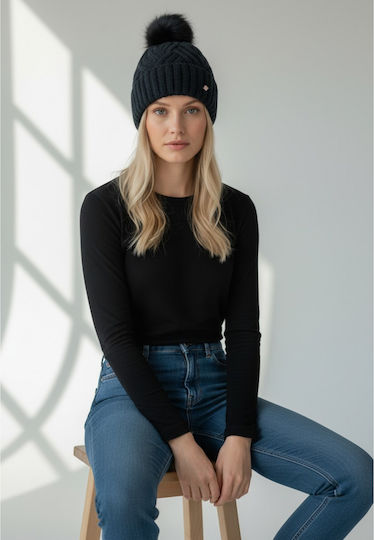 Pom Pom Beanie Beanie Knitted in Black color