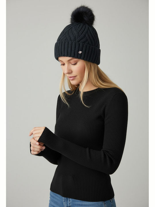 Pom Pom Beanie Beanie Knitted in Black color