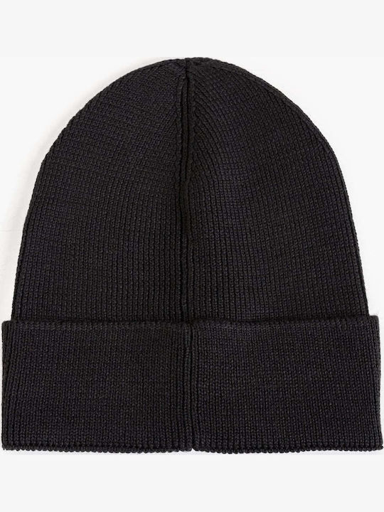Beanie Beanie Knitted in Black color