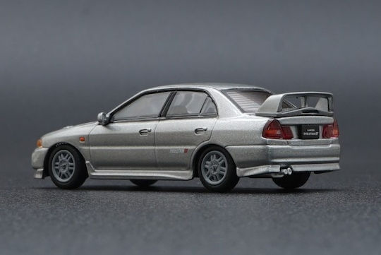 Auto Modell Mitsubishi Lancer Evolution IV Silber Lhd Maßstab 1:64 BMCreations