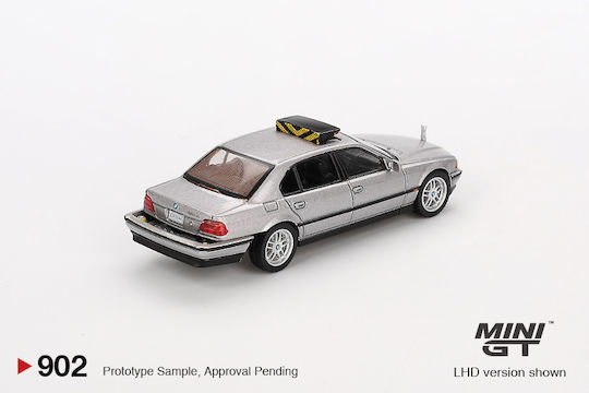 Machetă Mașină BMW 750 IL E39 Tomorrownever Dies Japonia Ambalaj Blister 1997 Scara 1:64 Mini GT MGT00902-007J