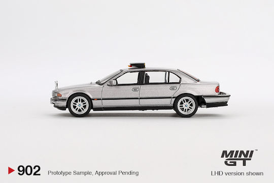 Machetă Mașină BMW 750 IL E39 Tomorrownever Dies Japonia Ambalaj Blister 1997 Scara 1:64 Mini GT MGT00902-007J