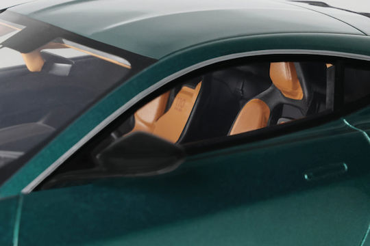 Machetă Mașină Aston Martin Valour Verde 2024 Scara 1:18 GT Spirit GT480