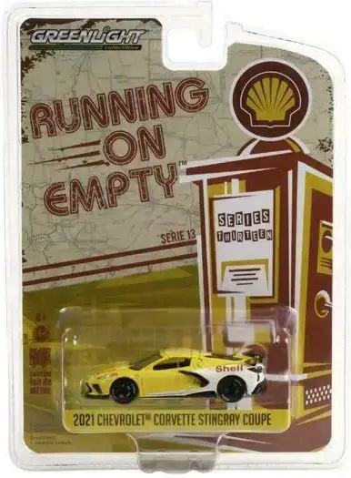 Macheta Auto Chevrolet Corvette C8 Stingray Coupe Shell Oil 1:64 Greenlight
