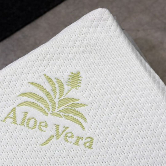 Como felt & wadding producers Mattress Topper Double Foam Infused with Aloe & Removable Cover 150x200x4cm