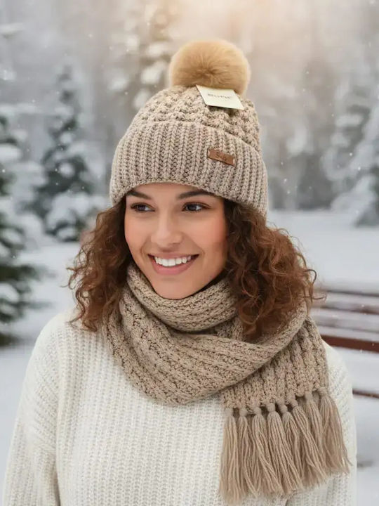 Frauen Set mit Beanie Gestrickt in Braun Farbe