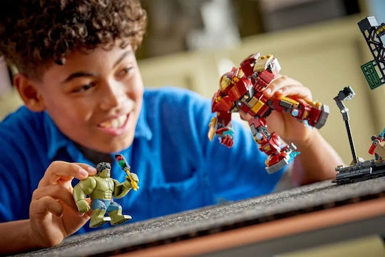 LEGO Marvel Epic Battle: Hulkbuster vs. The Hulk Pentru 9+ Ani 413 Bucăți