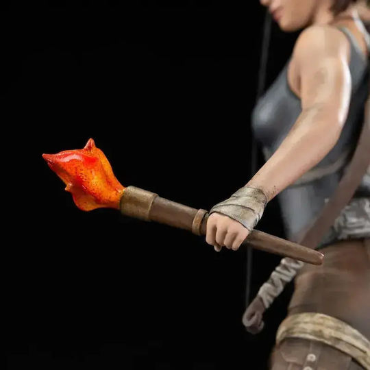 Dark Horse Comics Lara Croft Figure 27.94cm