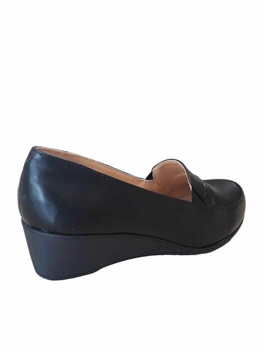 Women's Moccasins in Black Color