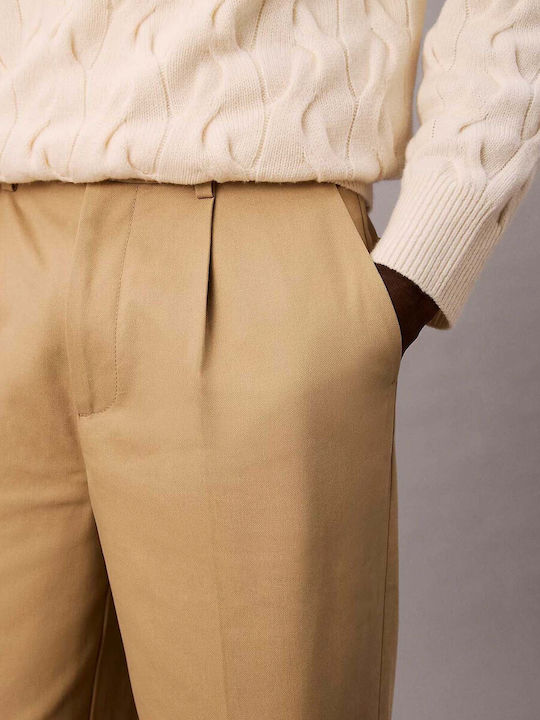 Trousers in Straight Line Beige