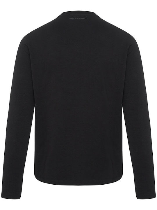 Black T-shirt