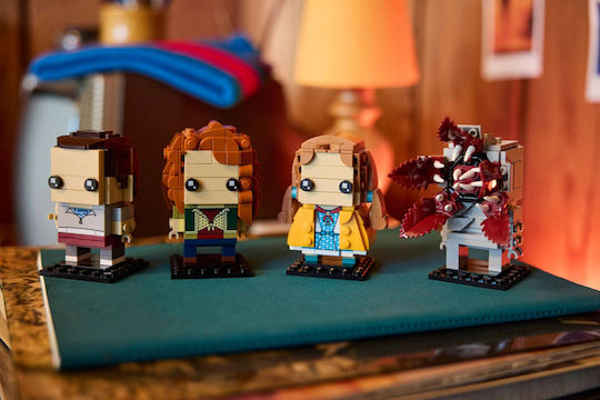 LEGO Brick Headz "Stranger Things" Eleven, Max, Demogorgon & Holly Figures pentru 10+ ani Ani 584buc