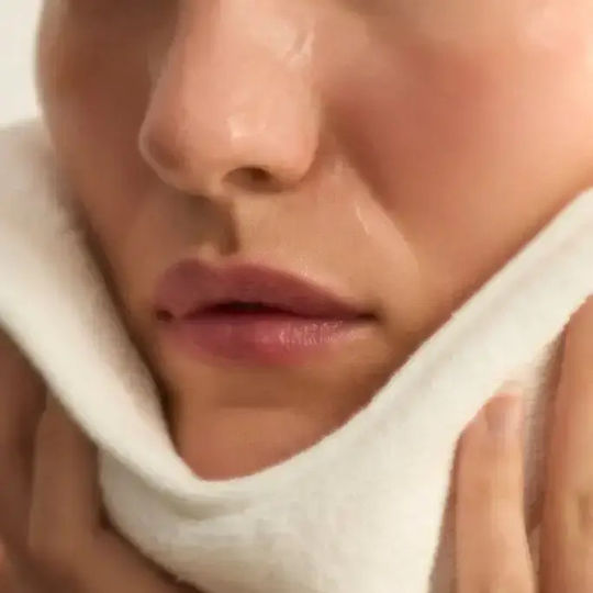 Create Dispozitiv de terapie cu lumină Facial LED