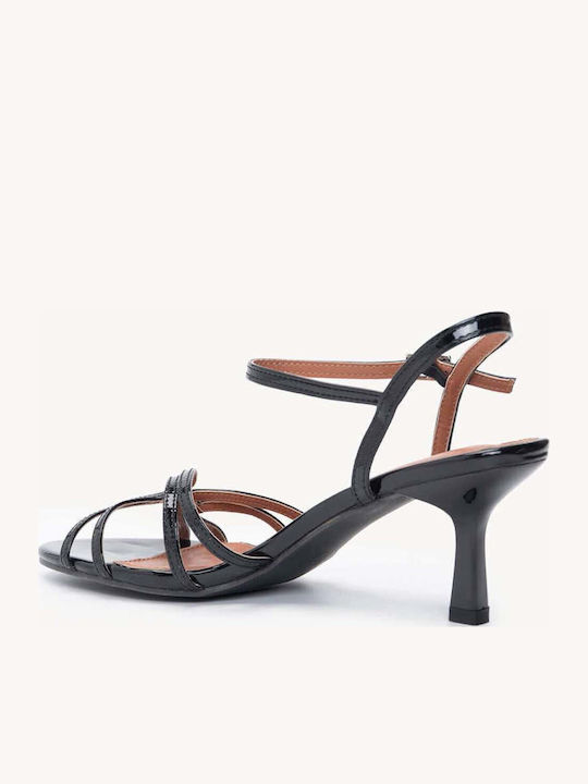 Schwarze Damen Sandalen Mit Dünnen Riemen Glänzendes Finish