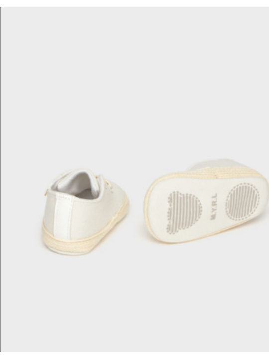 Mayoral Βρεφικά Sneakers Αγκαλιάς Μπεζ