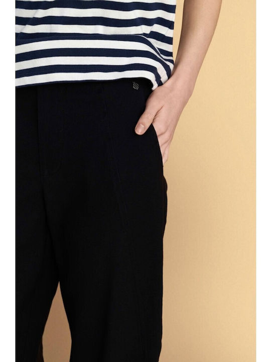 Women's Fabric Capri Trousers in Slim Fit Black