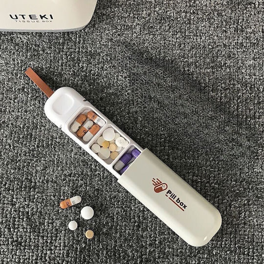 Cutie Pentru Depozitarea Medicamentelor Alista Home Portabilă 3 Compartimente Tip Breloc Plastic Glisantă Albă 10.7x3.6x1.6 Cm