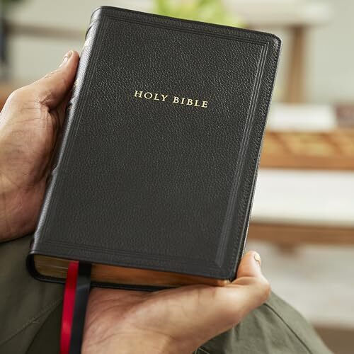 Rsv Personal Size Bible With Cross References, Black Leathersoft, (sovereign Collection)