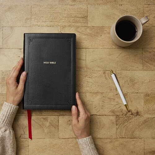 Nkjv Giant Print End-of-verse Reference Bible, Black Leathersoft, Red Letter, Comfort Print (thumb Indexed): Holy Bible
