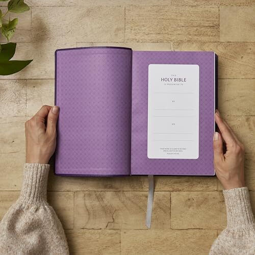Nkjv Giant Print End-of-verse Reference Bible, Purple Leathersoft, Red Letter, Comfort Print: Holy Bible