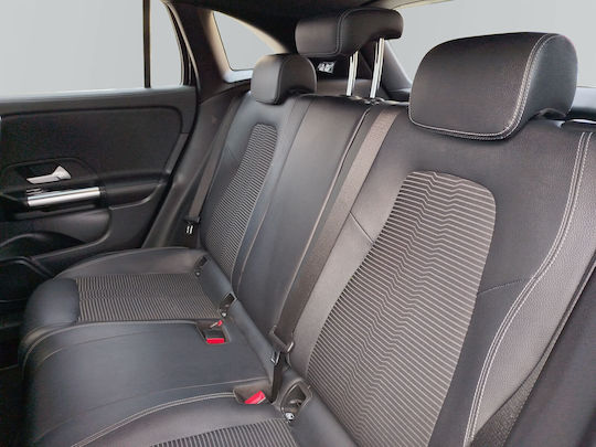 Mercedes-Benz GLA 180 д Авто '22