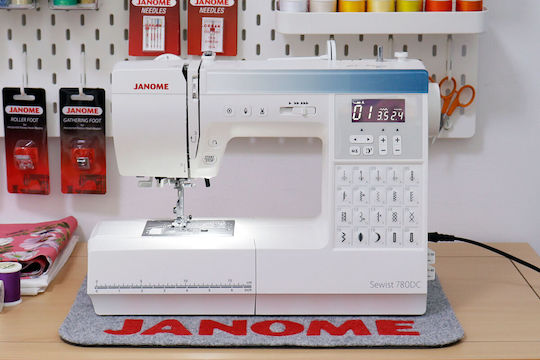 Janome Mașină de Cusut Profesională 780dc Albă