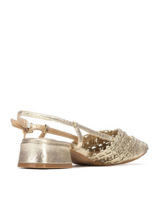 Pumps mit Riemen Goldene