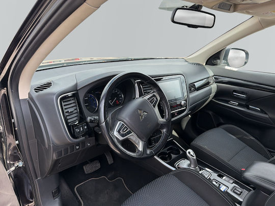 Mitsubishi Motors Outlander 2.4 PHEV Intense Plus Auto 4WD '20