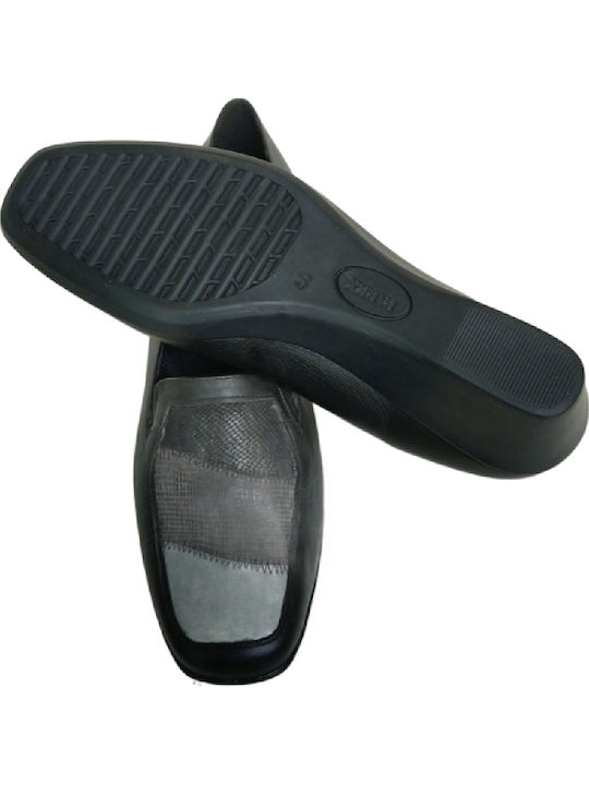 Leather Women's Moccasins in Black Colour