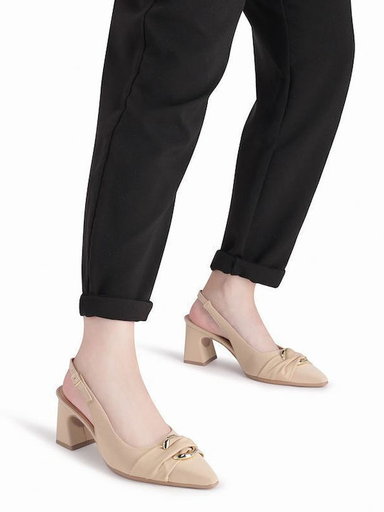 Pumps mit Mittelhohem Beigen Absatz