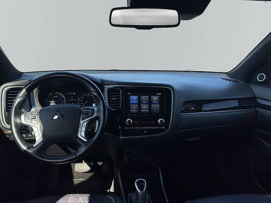Mitsubishi Motors Outlander 2.4 PHEV Instyle Navi Plus Auto 4WD PHEV (Plug In) '20