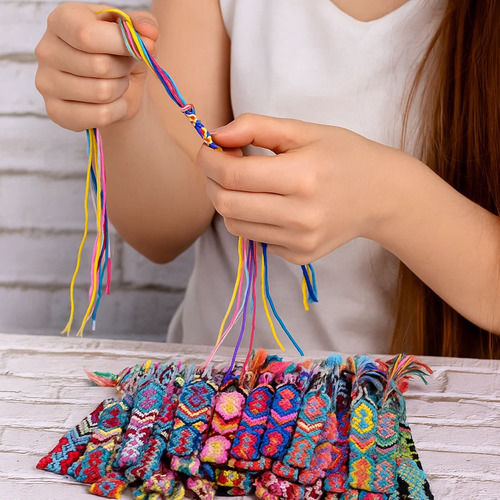 Embroidery Set Zola 100 Colored Threads Thread Length 8 M Accessories Included 30 X 45 Cm