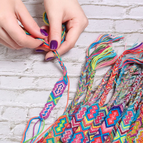 Embroidery Set Zola 100 Colored Threads Thread Length 8 M Accessories Included 30 X 45 Cm