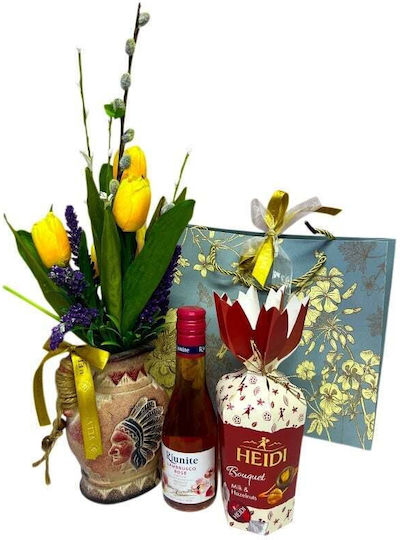 Elegant Golden Tulips Set Floral Arrangement In Vase Rosé Wine Heidi Pralines