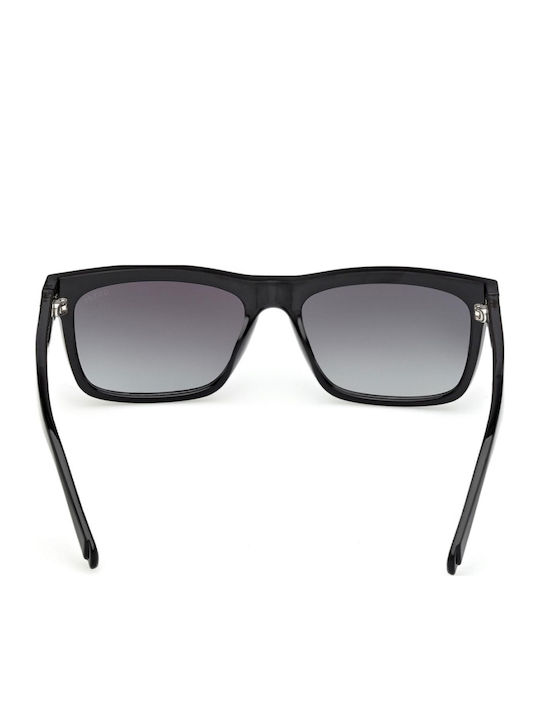 Guess Unisex Sonnenbrillen mit Schwarz Horn umrandetem Rahmen und Gray Verlaufsfarbe Gläser GU00221 01B
