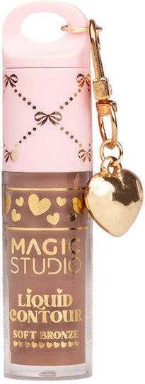 Magic Studio Eye Shadow in Liquid Form with Beige Colour