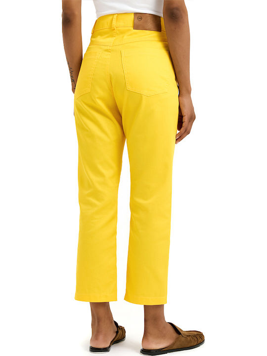 Dolce Domenica Women's High Rise Fabric Capri Trousers in Slim Fit Yellow Dolce Domenica Women's High Rise Fabric Capri Trousers in Slim Fit Yellow