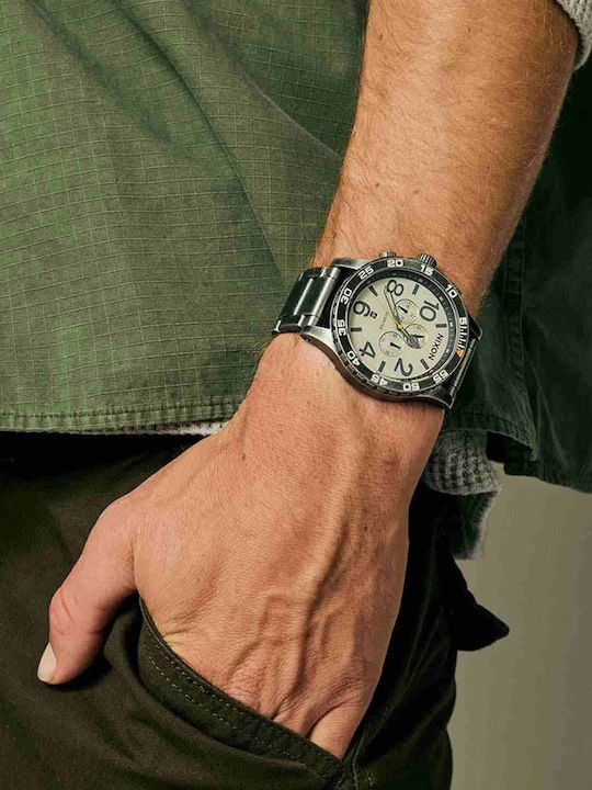 Nixon Damenuhr Chronograph Batterie mit Grau Metall-Armband Nixon Damenuhr Chronograph Batterie mit Grau Metall-Armband