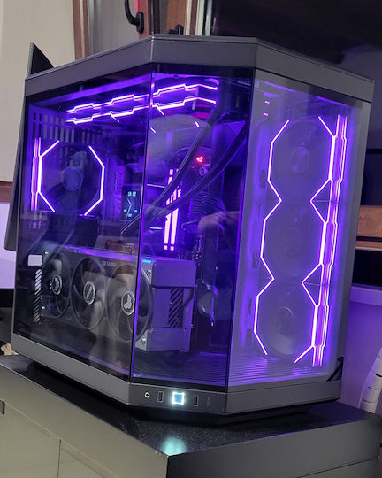 HYTE Y70 Gaming Middle Tower Carcasă PC cu Deschidere Laterală Taro Milk