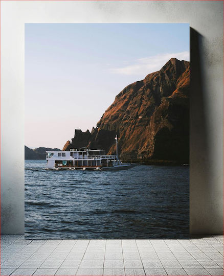 Boat On The Sea Near Rocky Mountains Βάρκα Στη Θάλασσα Κοντά Στα Βραχώδη Όρη Boat On The Sea Near Rocky Mountains Βάρκα Στη Θάλασσα Κοντά Στα Βραχώδη Όρη