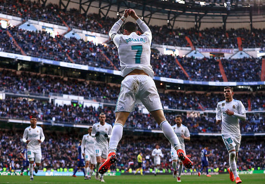 Poster Cristiano Ronaldo Sc104 60cm x 90cm Rahmen Natürliches Holz Beige