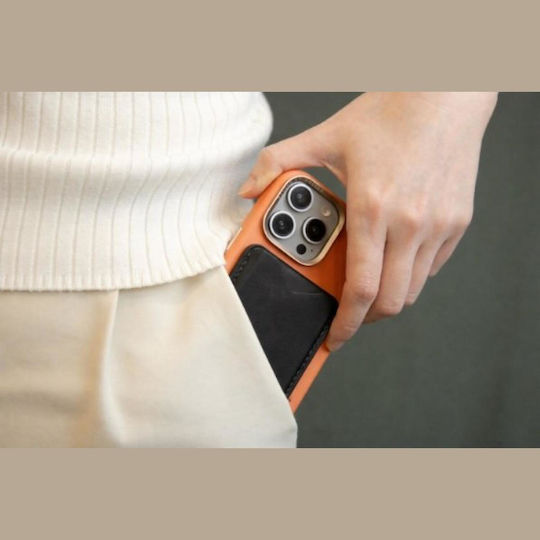 Uniq MagSafe Card Case Uniq-lydenevo-dblack in Black color