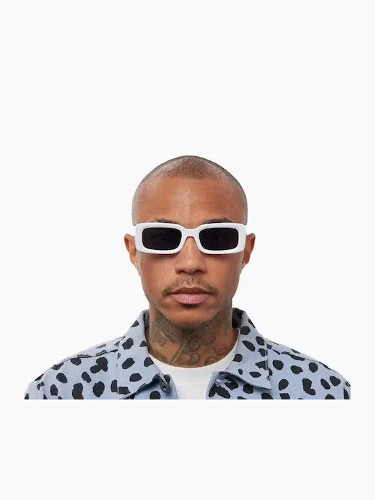 Akila Verve Men's Sunglasses with White Plastic Frame and Gray Lens 424848