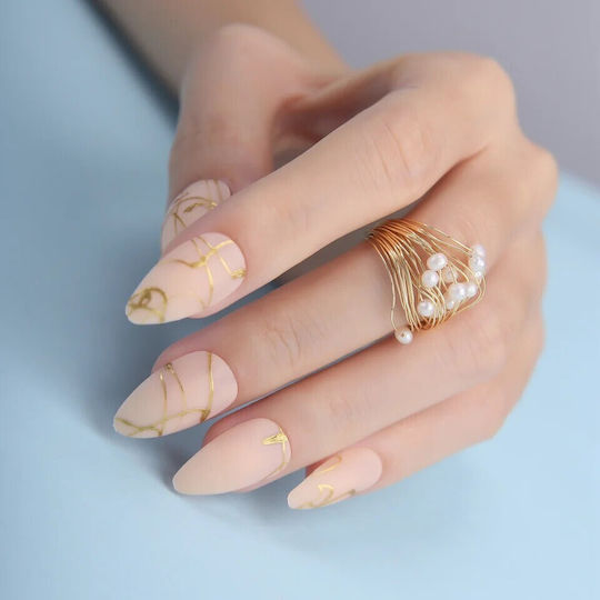 Set 24 Tipsuri Unghii False Presate Culoare Nude Aurie Migdale