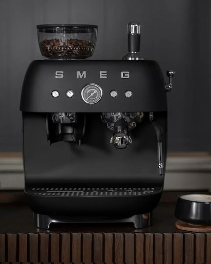 Smeg Automatische Espressomaschine 1650W Druck 20bar für Cappuccino mit Mahlwerk Schwarz EGF03BLMEU